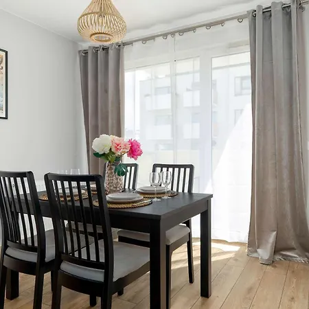 Unique With Balcony And Underground Parking By Renters * Βρότσλαβ
